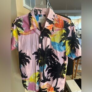Short sleeve button up